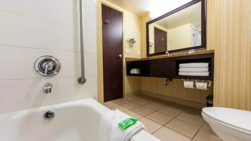 سوئیت با تخت بزرگ, Holiday Inn Hotel And Suites Kamloops, An Ihg