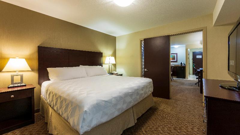 带大床的套房, Holiday Inn Hotel And Suites Kamloops, An Ihg