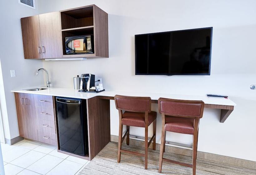 Suíte, Holiday Inn Express Hotel & Suites Dieppe Airport, An Ihg