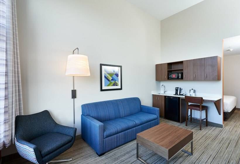 Люкс, Holiday Inn Express Hotel & Suites Dieppe Airport, An Ihg