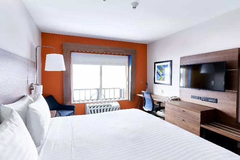 Sviitti King-vuode, Holiday Inn Express Hotel & Suites Dieppe Airport, An Ihg