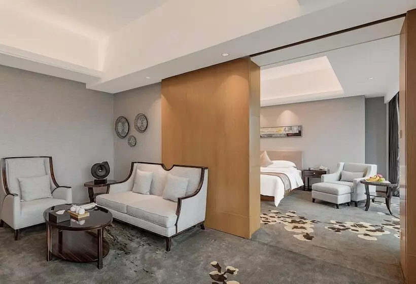 Executive-sviitti, Huaqiang Plaza Hotel Shenzhen, Enjoy Complimentary Afternoon Tea & Mini Bar & Night Snack
