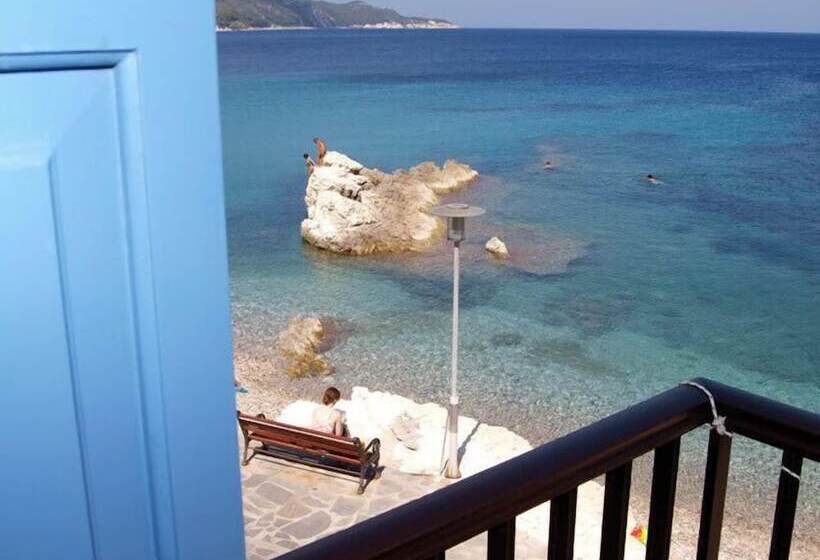 غرفة قياسية مطلّة علي البحر, Lemos