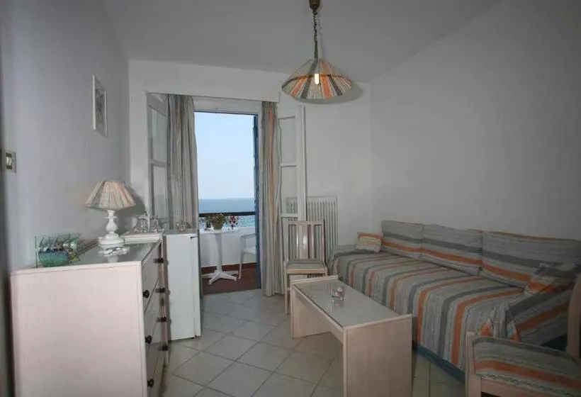 Suite Vue Mer, Lemos