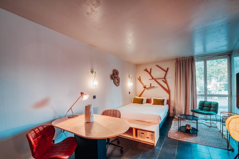 Студия Deluxe, Cowool Cergy