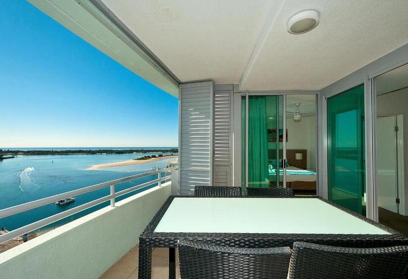 דירת 2 חדרים נוף לים, The Grand Apartments