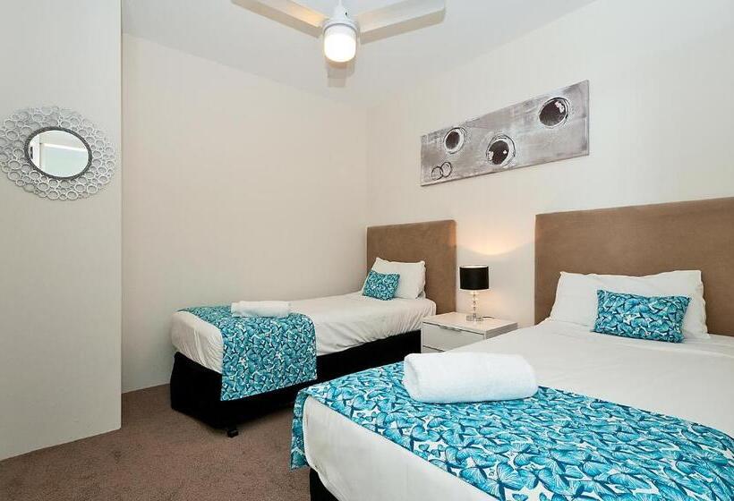 דירת 2 חדרים נוף לים, The Grand Apartments