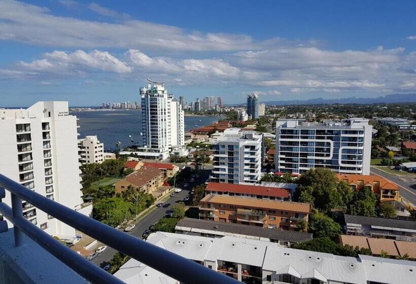 דירת דלוקס חדרי שינה עם נוף לים, The Grand Apartments