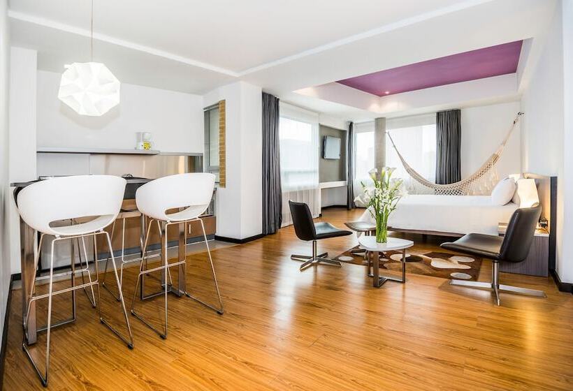 סוויטה, Viaggio 617