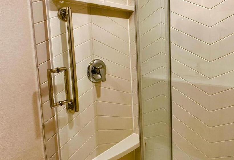 غرفة قياسية, Newmarket Hotel And Suites