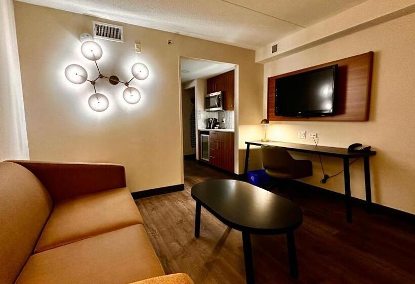 Полулюкс Кровать Кинг, Newmarket Hotel And Suites
