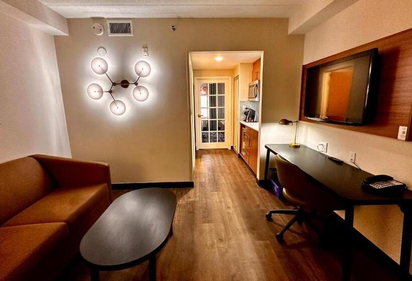 جناح, Newmarket Hotel And Suites