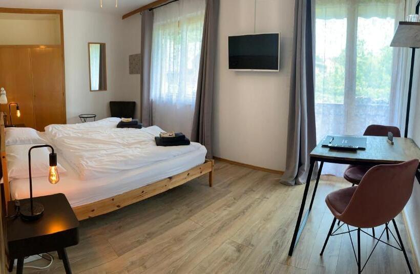 Comfort room with garden view, Pension Kitty