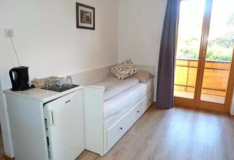 Comfort Kolmen Hengen Huone, Pension Kitty
