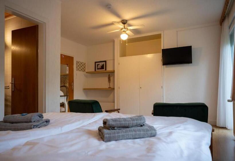 Comfort room with garden view, Pension Kitty