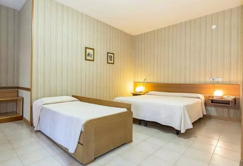 اتاق استاندارد سه نفره, Residence Ulivi E Palme