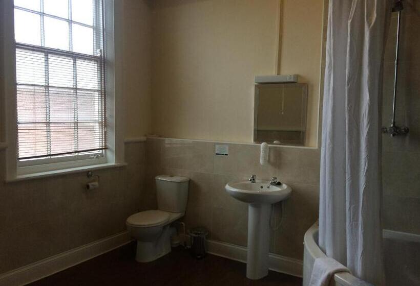 Семейный Номер, The Three Tuns Hotel Wetherspoon
