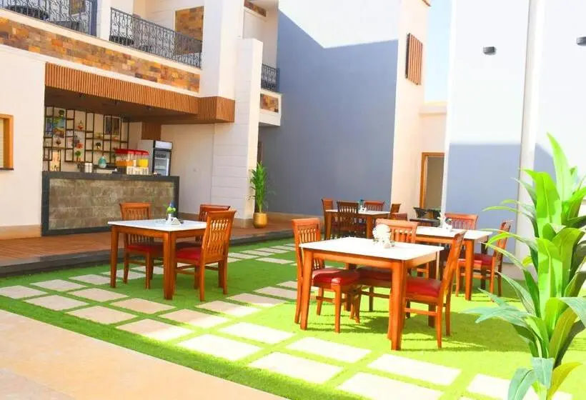 اتاق استاندارد با چشم‌انداز استخر, Moon Light Hotel Cairo Dar El Eshara