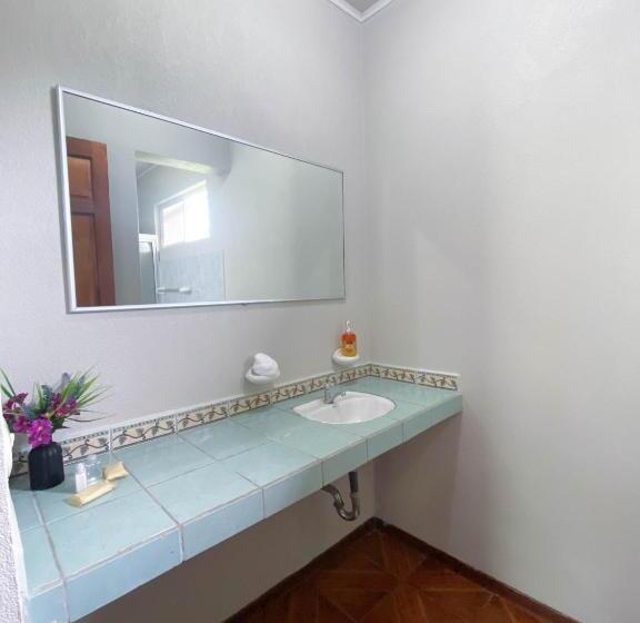 חדר משפחתי, & Hot Springs Sueño Dorado