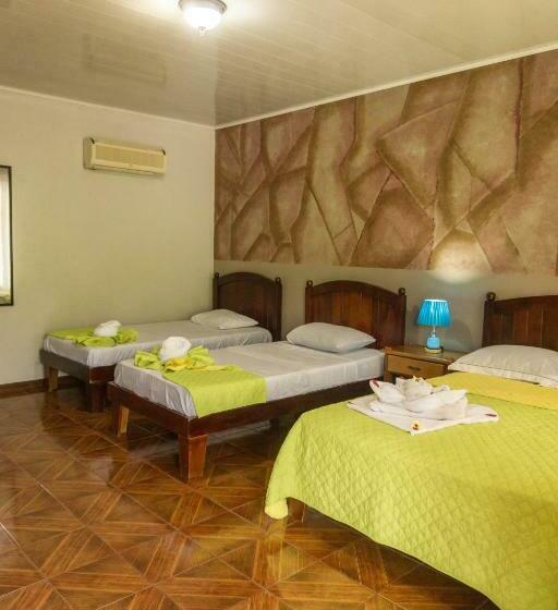 חדר משפחתי, & Hot Springs Sueño Dorado