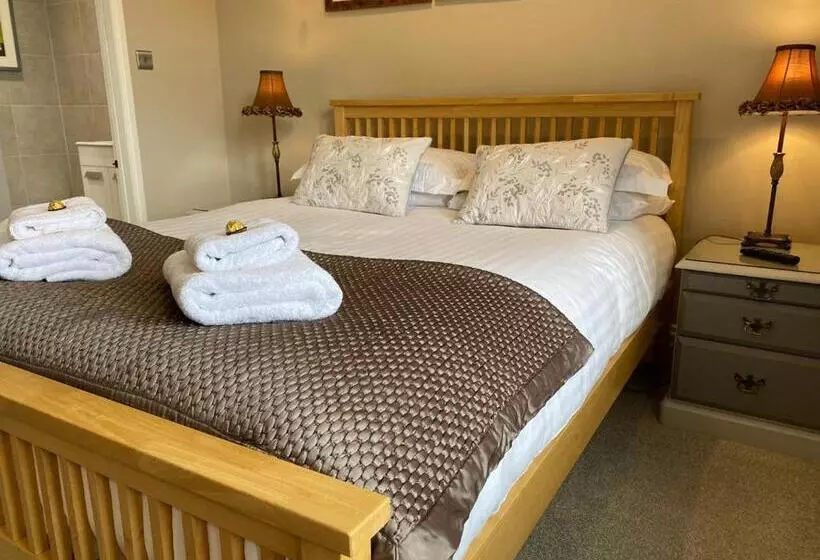 Superior room with lake view, Lakeside Country Guest House