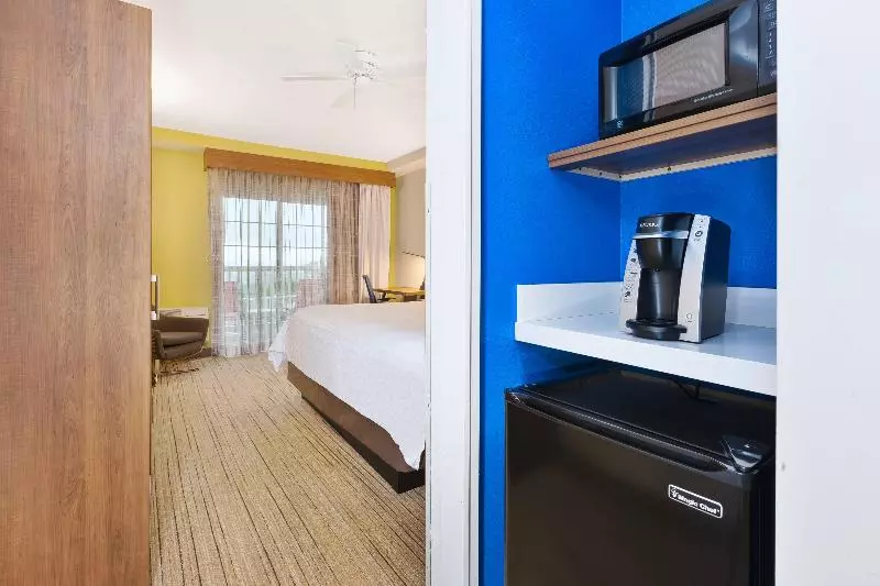 身障者適用キングサイズベッドルーム, Holiday Inn Express Hotel & Suites Petoskey, An Ihg