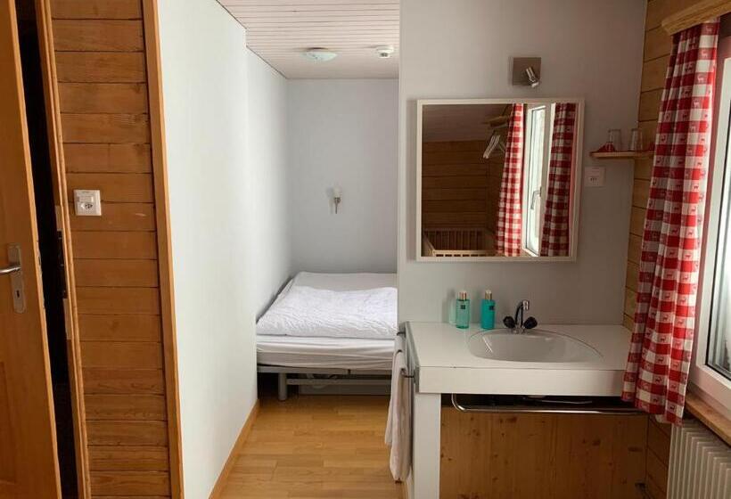 חדר משפחתי, Berghaus Niederhorn