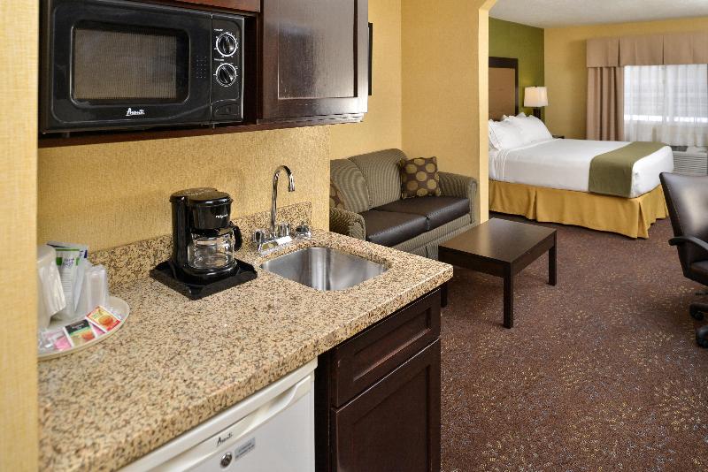 带大床的标准间, Holiday Inn Express Hotel & Suites Charlotte, An Ihg