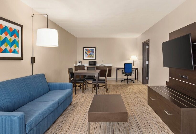 סוויטה, Holiday Inn Express Hotel & Suites Fort Myers East   The Forum, An Ihg