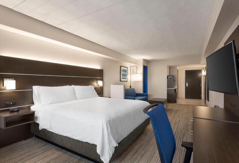 חדר סטנדרט עם מיטת קינג, Holiday Inn Express Hotel & Suites Fort Myers East   The Forum, An Ihg