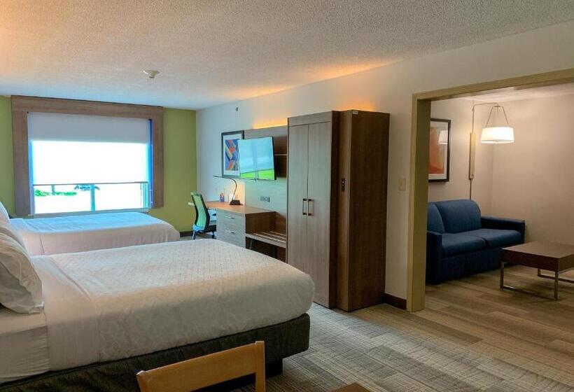 סוויטה, Holiday Inn Express & Suites Lexington Downtown Area Keeneland, An Ihg