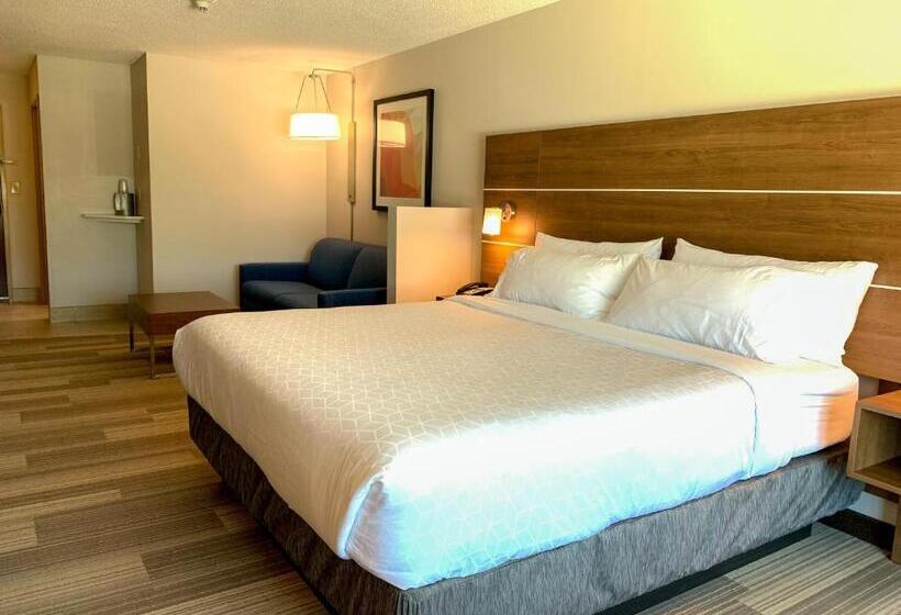 סוויטה מותאמת לאדם עם מוגבלויות, Holiday Inn Express & Suites Lexington Downtown Area Keeneland, An Ihg
