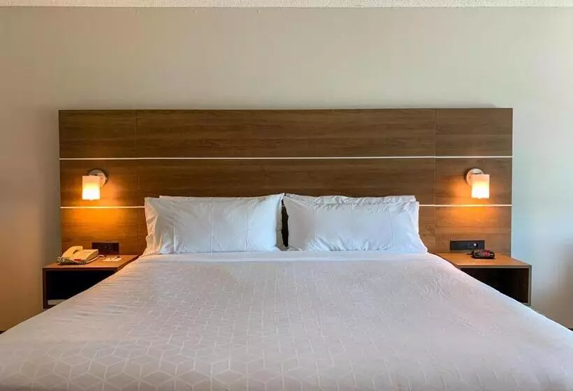 سوئیت برای معلولان, Holiday Inn Express & Suites Lexington Downtown Area Keeneland, An Ihg