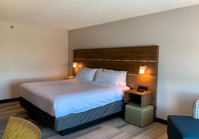 חדר סטנדרט עם מיטת קינג, Holiday Inn Express & Suites Lexington Downtown Area Keeneland, An Ihg