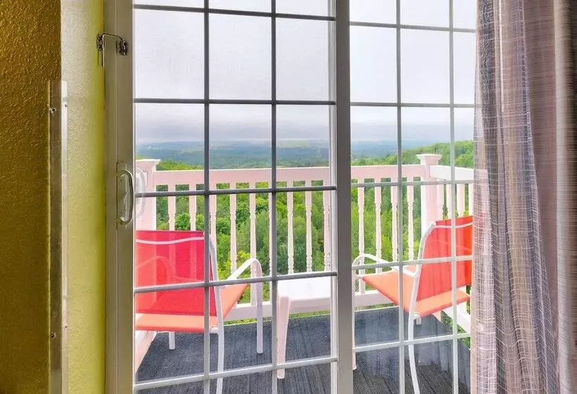 ２ダブルベッドのスタンダードルーム, Holiday Inn Express Hotel & Suites Petoskey, An Ihg