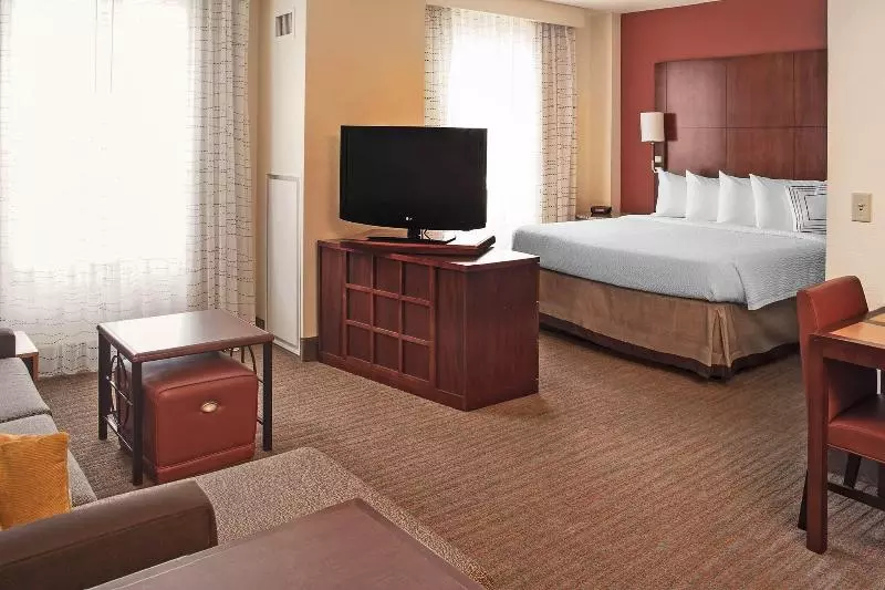 キングサイズベッドのスタンダードルーム, Holiday Inn Express & Suites Clinton, An Ihg