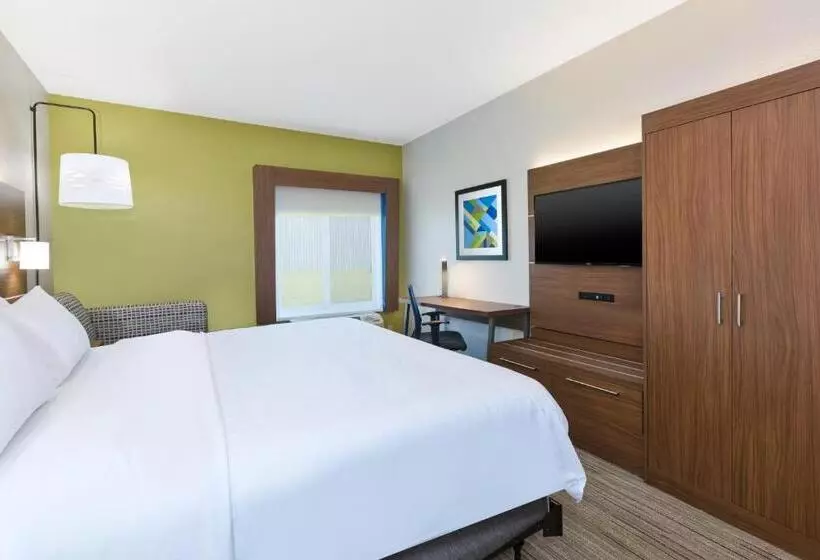 キングサイズベッドのスタンダードルーム, Holiday Inn Express And Suites Three Rivers, An Ihg