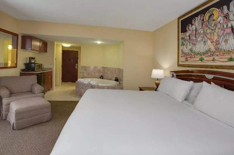 キングサイズベッドのスイートルーム, Holiday Inn Express & Suites Sebring, An Ihg