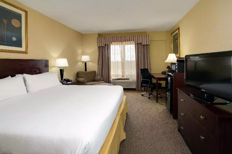 キングサイズベッドのスイートルーム, Holiday Inn Express & Suites Sebring, An Ihg