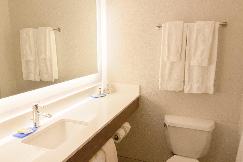 스탠다드 룸 킹사이즈 침대, Holiday Inn Express & Suites   Worthington, An Ihg