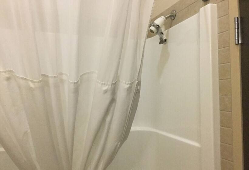 غرفة قياسية, Ramada By Wyndham Pincher Creek