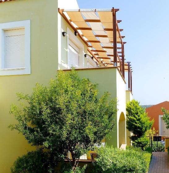 استوديو  سوبيريور مطل على الحديقة, Sea View Resorts & Spa