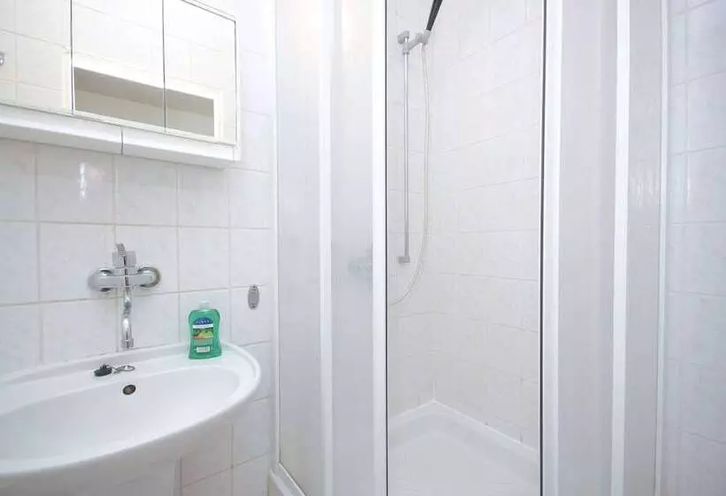 اتاق استاندارد, Sport Hotel Gejzirpark