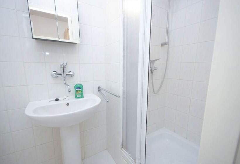 חדר משפחתי, Sport Hotel Gejzirpark