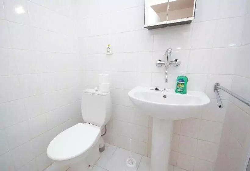 اتاق خانوادگی, Sport Hotel Gejzirpark