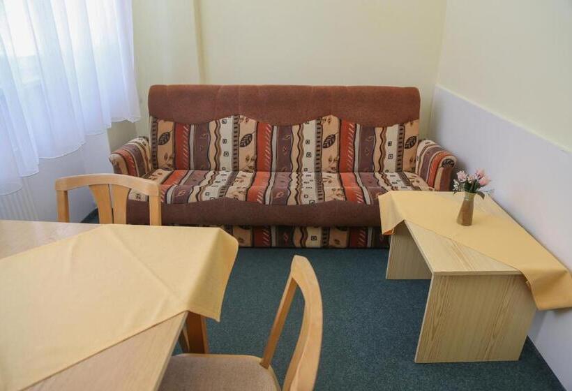 דירת חדר, Sport Hotel Gejzirpark