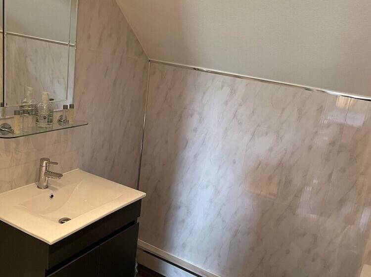 غرفة قياسية, The Fountain Inn & Riverside Restaurant