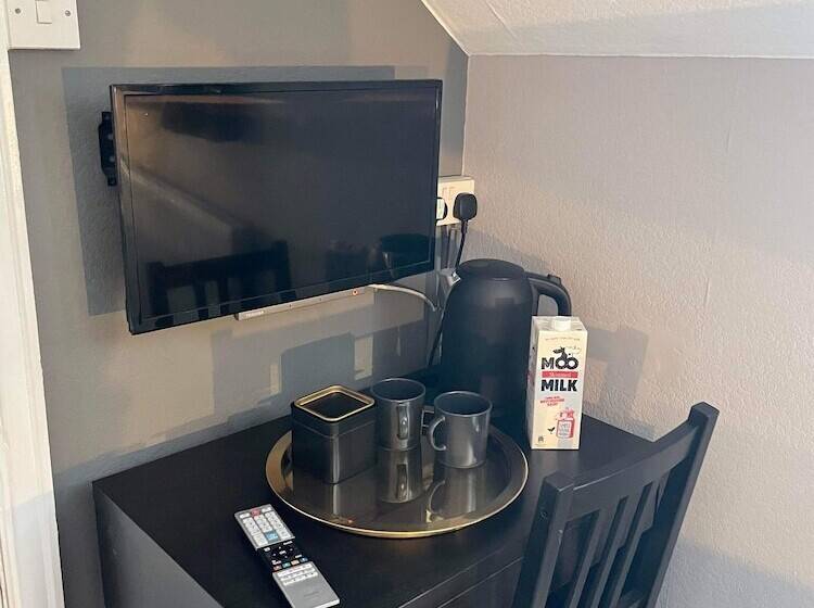 غرفة قياسية, The Fountain Inn & Riverside Restaurant