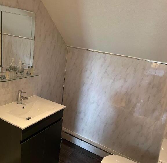 חדר סטנדרט, The Fountain Inn & Riverside Restaurant