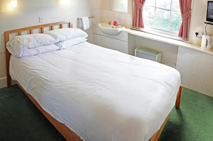 バス共有のスタンダードルーム, The Raven